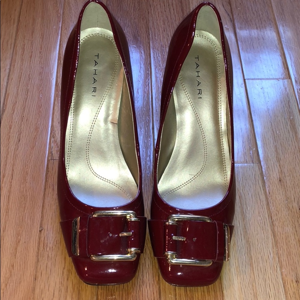 Tahari Guardian Women’s red patent leather heels